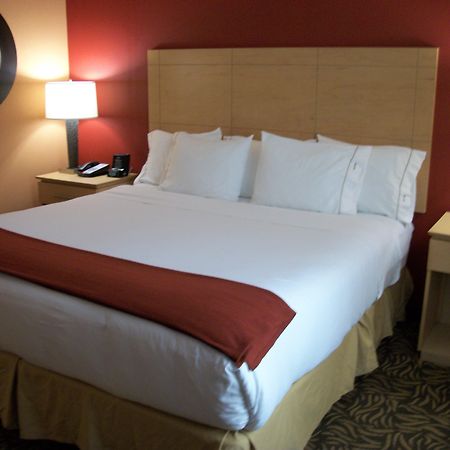 Holiday Inn Express - Cortland By Ihg Quarto foto